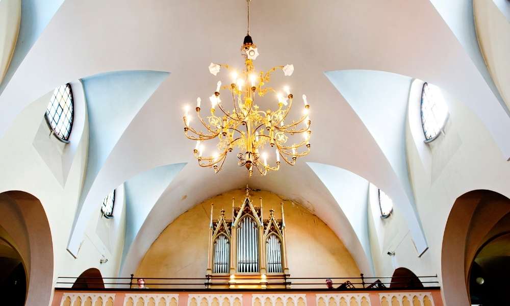 How To Change Light Bulb In High Ceiling Chandelier