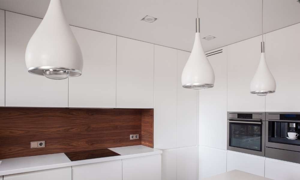 Unscrew the Fluorescent Lighting Lighting in Kitchen