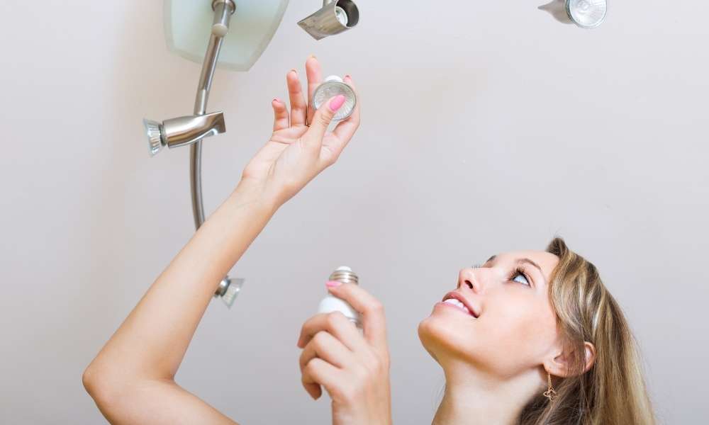 make proper use of how to change a light bulb