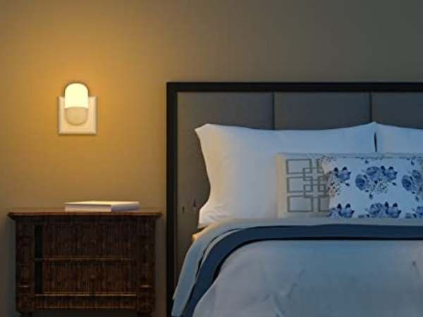 Kiss Dusk to Dawn Sensor Light