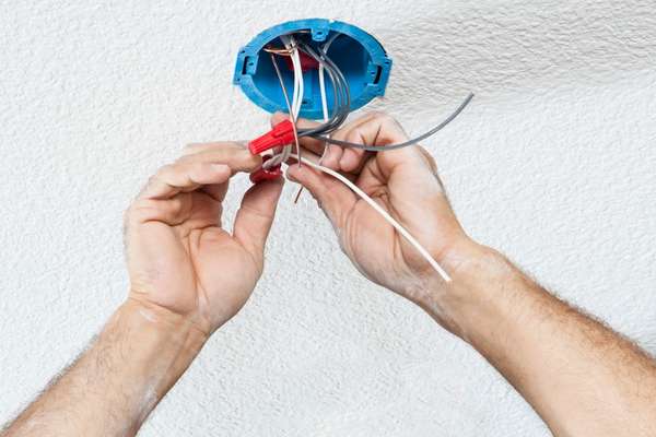 Connect the cables correctly