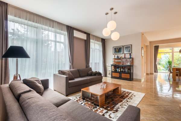 Matching Table Lamps to Your Living Room’s Style