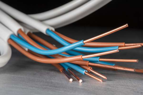 Removing Old Wiring From a Table Lamp