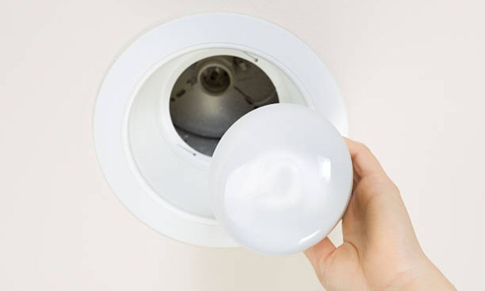 How To Change Light Bulb In Recessed Lighting With Cover