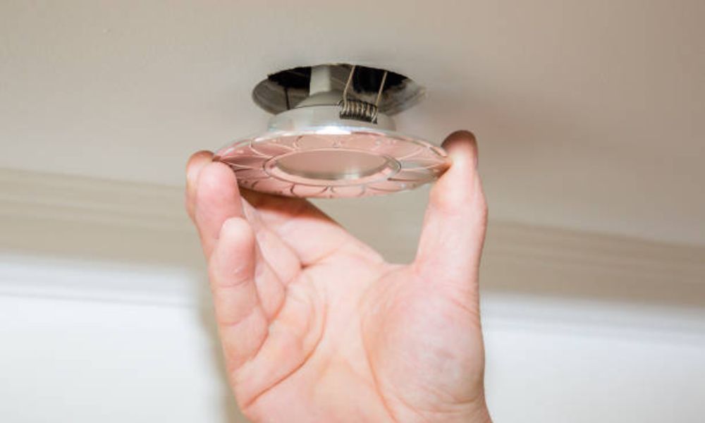 How To Remove Halogen Bulb From Recessed Lighting