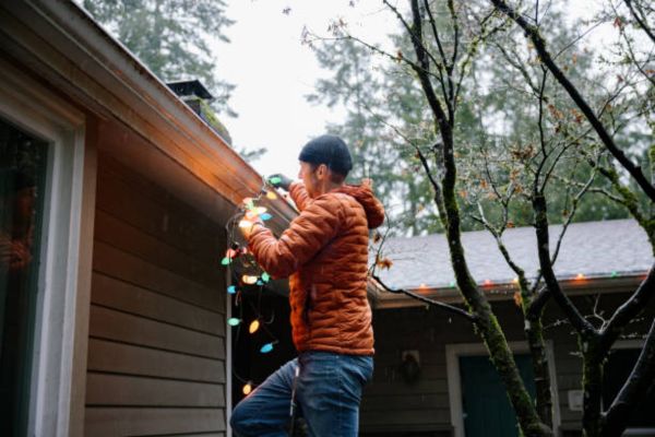 Best Methods to Attach Christmas Lights to Stucco