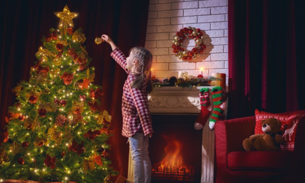 Can You Leave Christmas Tree Lights On All Night