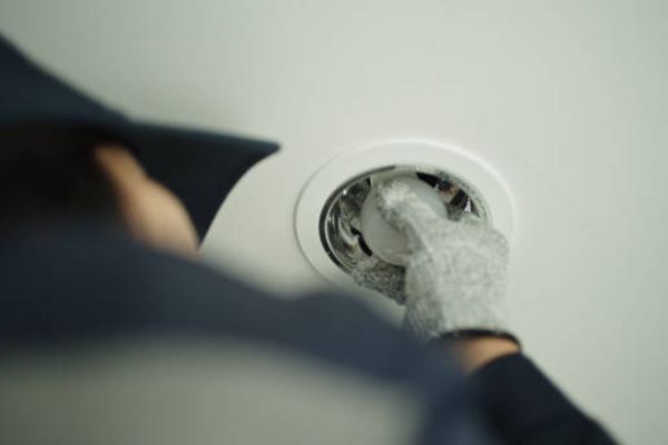 How to Change a Recessed Light Bulb Safely