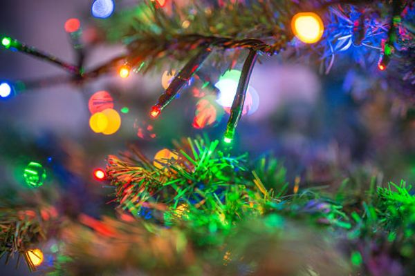 Regular Christmas Lights vs LED – Energy and Cost