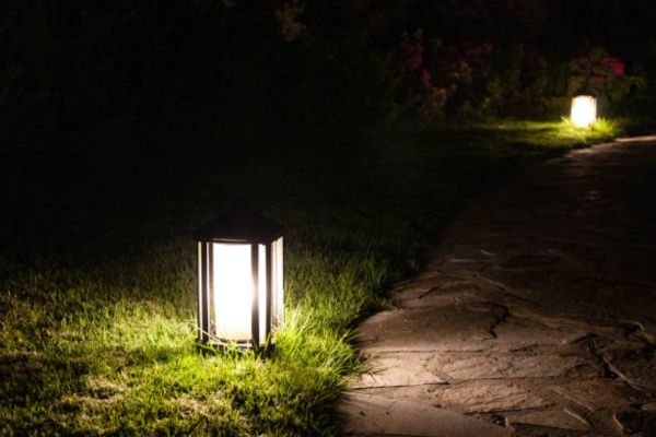 How Many Hours Do Solar Lights Work Per Charge?