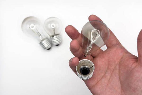 Common Mistakes When Discarding Light Bulbs