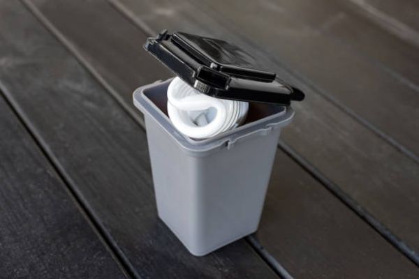 How To Discard Fluorescent Light Bulbs Safely