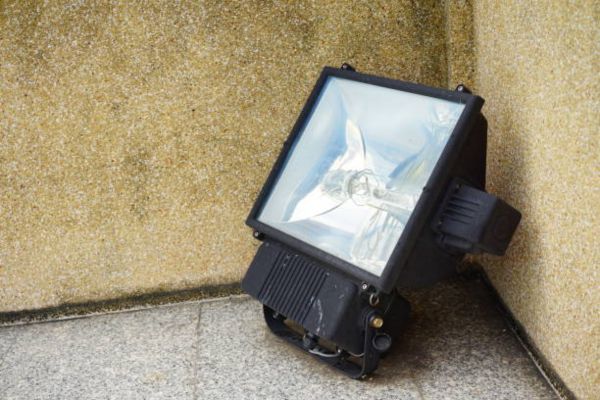 Maintenance Tips to Keep Flood Lights Working Longer